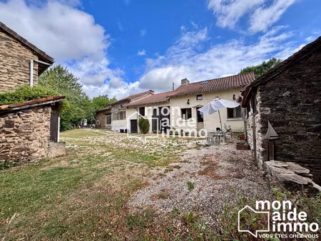 maison et dépendances au calme  piscine sur 7000 m² de terrain