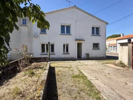 vente maison à aizenay (85190) : à vendre / 94m² aizenay