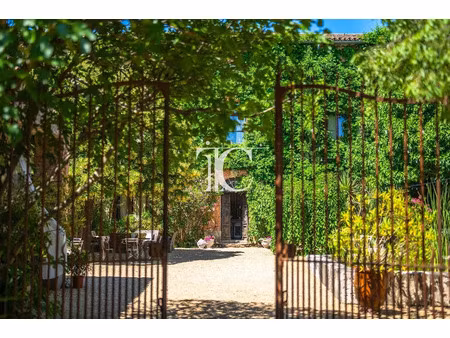 vente maison 13 pièces 466 m² à rochegude (30430)  1 950 000 €