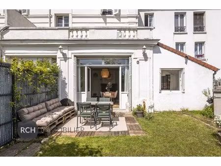 exclusivité - montfort-l'amaury centre - bel appartement avec jardin au coeur de montfort-