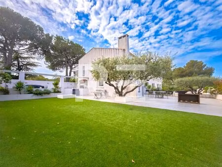 villa de standing avec piscine sur bouillargues / 10 min de nimes