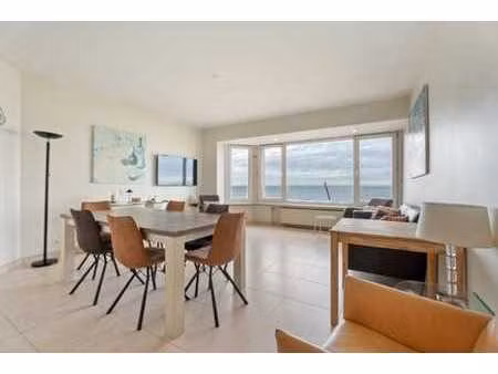 appartement entièrement rénové avec vue sur la mer