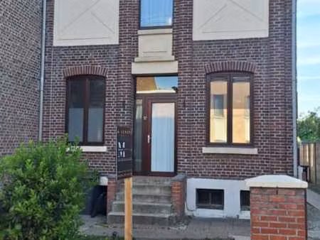maison d'habitation au centre de visé