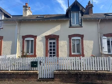 maison mitoyenne-2 chambres- jardin et garage