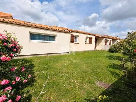 vente maison à saint-philbert-de-grand-lieu (44310) : à vendre / 157m² saint-philbert-de-g