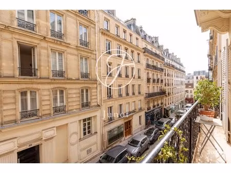 paris 18e - abbesses - appartement à vendre - 3 pièces - 76 25 m² carrez - 2 chambres