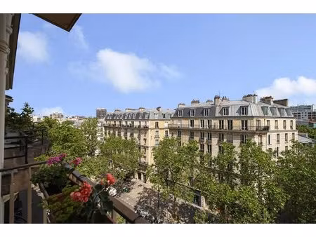 rare boulevard voltaire – 4 pièces traversant avec extérieur et vue dégagée