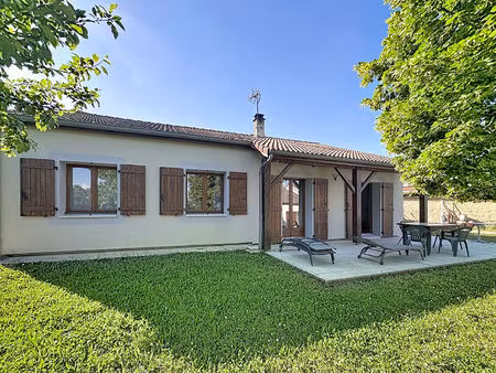 maison 5 pièce(s) 95 m2 3 chambres et mezzanine avec garage et terrain clos arboré