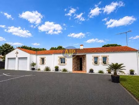 vente maison piscine à saint-jean-de-monts (85160) : à vendre piscine / 250m² saint-jean-d