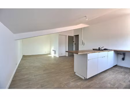 location appartement  m² t-2 à lavaur  550 €