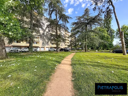 t3 lumineux avec balcon et vue parc à - de 10 min du centre oul