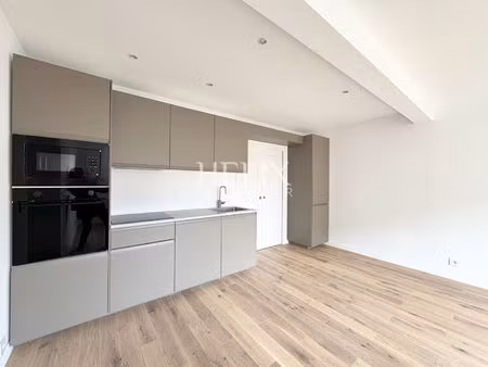 appartement traversant 54 36 m²  chambre et bureau à saint-germain-en-laye  centre-ville r