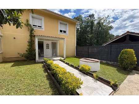 location appartement  m² t-3 à saint-pierre-du-mont  750 €