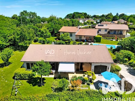 pavillon à buellas (01310)