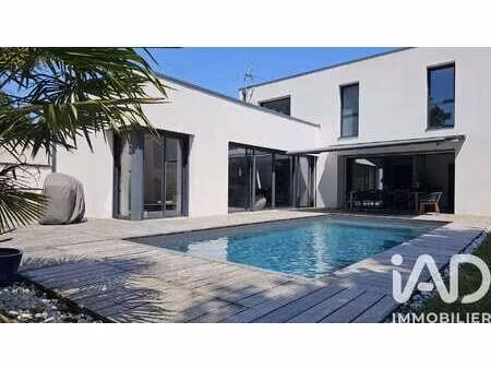 vente maison piscine à saint-philbert-de-grand-lieu (44310) : à vendre piscine / 141m² sai