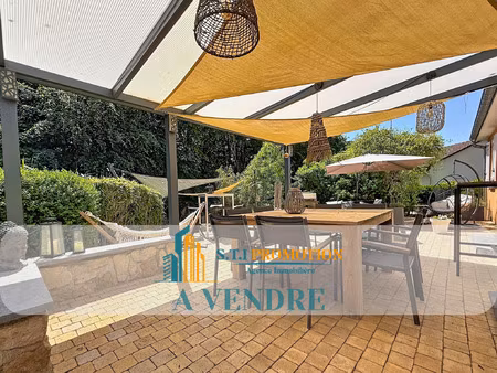 superbe maison individuelle de 143 m2 avec piscine  vaste te