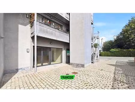 appartement au rez-de-chaussée avec 2 chambres  terrasse  c…