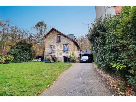 chaville rive droite proche de sèvres  maison de 177 m² .
