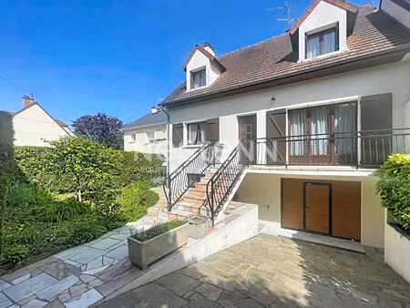 a vendre à morangis  maison de 7 pièces avec 4 chambres et sous-sol total
