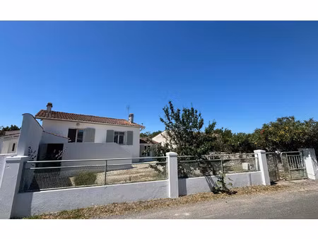 location maison  m² t-3 à saint-pierre-d'oléron  770 €
