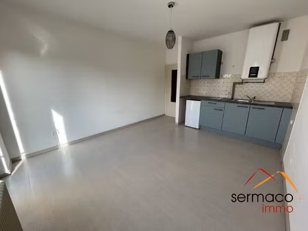 studio avec balcon et garage (chauffage inclus)
