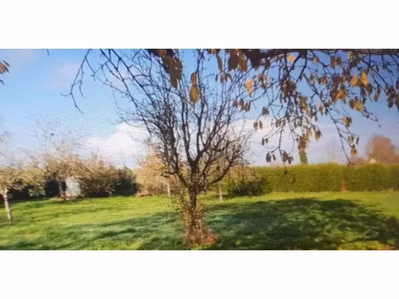 vente terrain 1077 m² à emalleville (27930)  61 000 €