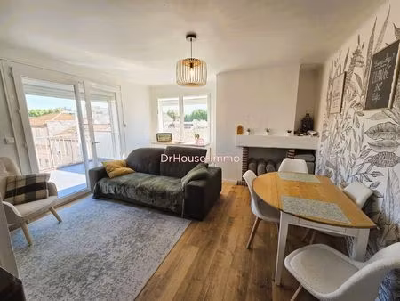 appartement moderne de 2 pièces avec terrasse à port-de-bouc proche port