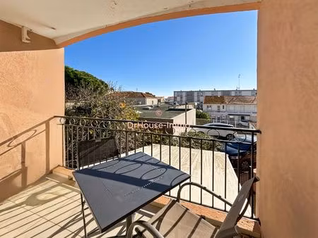 studio meublé avec terrasse et parking proche cure