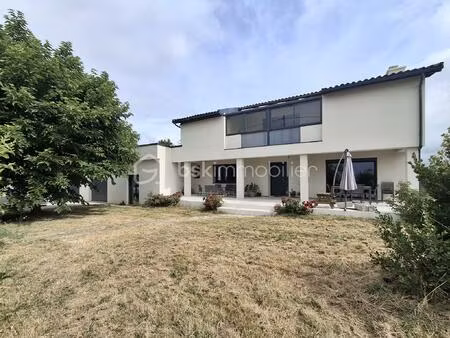maison contemporaine de 190 m² à bonrepos-riquet