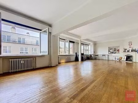 montgomery / louis schmidt – spacieux appartement de caract…