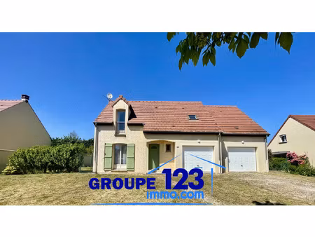 maison familiale 3 chambres avec jardin et double garage à h