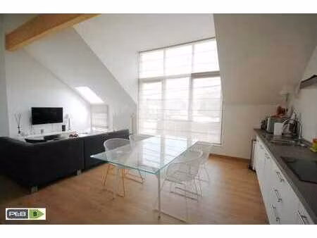 lumineux appart 2 ch récent  bien situé avec garage - peb b