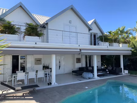villa de standing meublee avec piscine