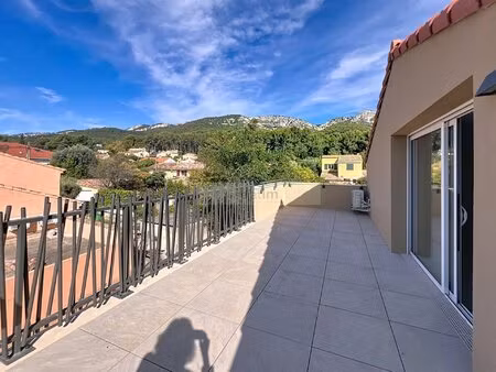 spacieux t3 en duplex de 98 m² grande terrasse cap brun