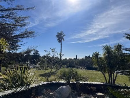 superbe t4 rez de jardin dans résidence avec piscine