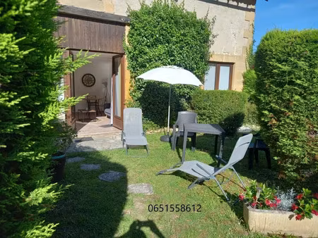location meublée appartement 1 pièce 24 m² à saint-léon-sur-vézère (24290)  390 €