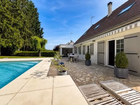 maison en excellent état – 7 pièces  5 chambres  jardin et piscine