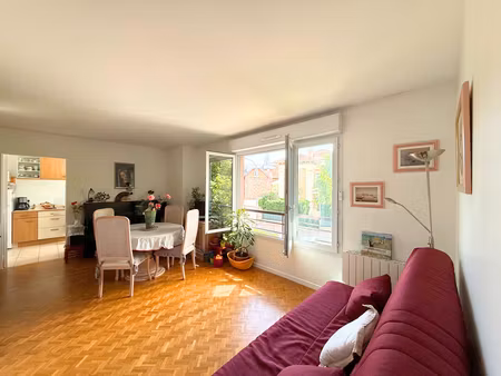appartement 2 pièces de 47 m² à chatillon