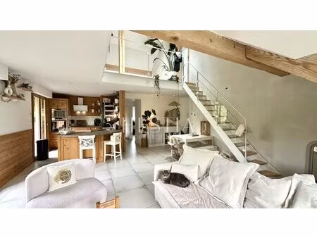 t5 duplex climatisé dernier étage