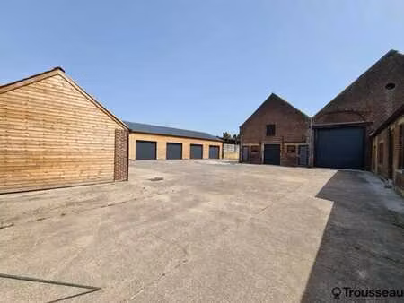 thieu - unité de stockage/garage 128m²