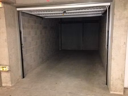 saint die garage fermé 19.00 m²