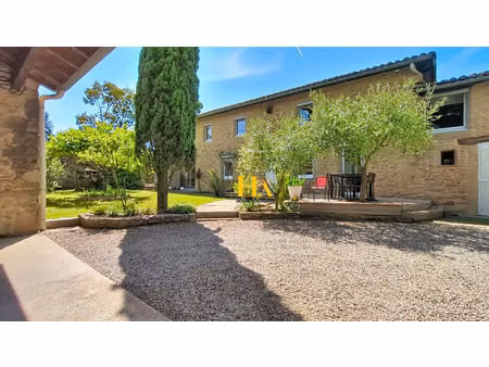 maison de caractère de 190 m² avec dépendances à bren
