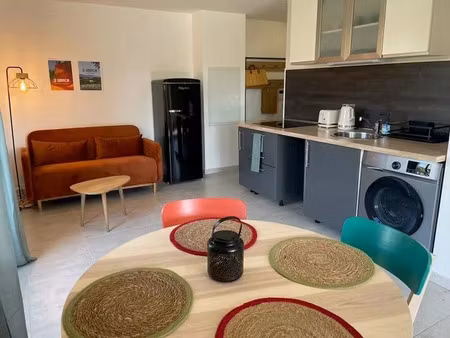 location meublée appartement 2 pièces 39.21 m² à manosque (04100)  780 €