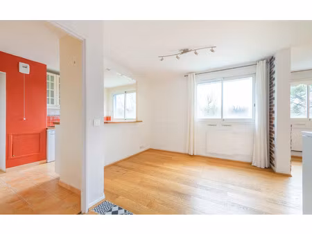 location appartement  91.33 m² t-4 à sèvres  1 800 €