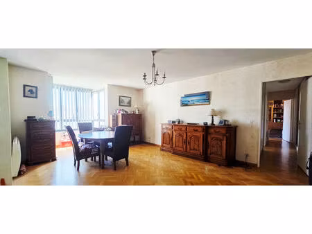 appartement 5 pièces à vendre à étampes dans une résidence sécurisée avec ascenseur et pla