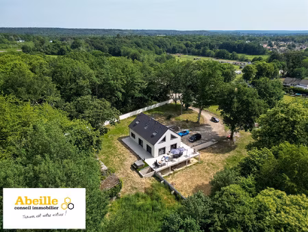 maison contemporaine de 185 m2 hab. surface utile de 387 m2