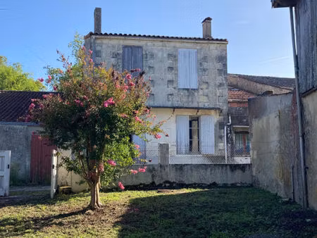 exceptionnel  maison de 160m2 plein centre avec dépendance grange  atelier et jardin sur c