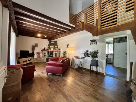 corps de ferme de 158 m² à entrelacs