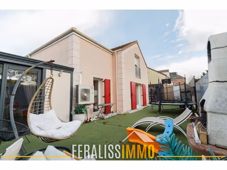 une maison familiale aux beaux volumes  pensée pour le confo