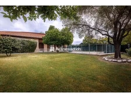 maison plain pied avec piscine et double garage